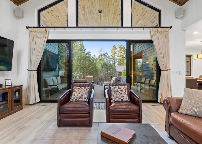 Torreon New Build W/ Deck & Outdoor Entertainment Show Low
