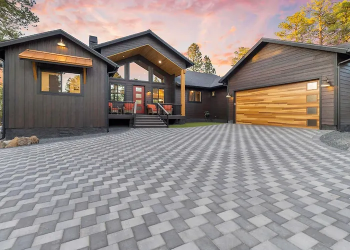 Torreon New Build W/ Deck & Outdoor Entertainment Show Low
